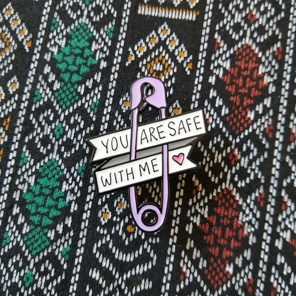 📍2/20$ You Are Safe With Me Enamel Pin NWOT - Picture 1 of 6